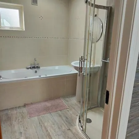 Entire 10 Min From Dublin Airport *