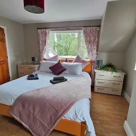 Entire 10 Min From Dublin Airport * 도너베이트