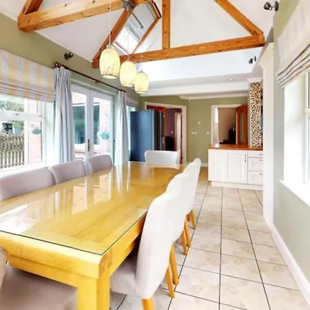 5bd 10 Min To Airport Vakantiehuis