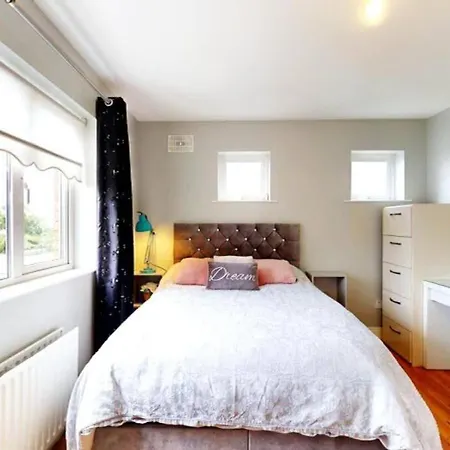 5bd 10 Min To Airport Feriehus *
