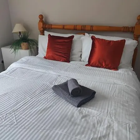 5bd 10 Min To Airport *