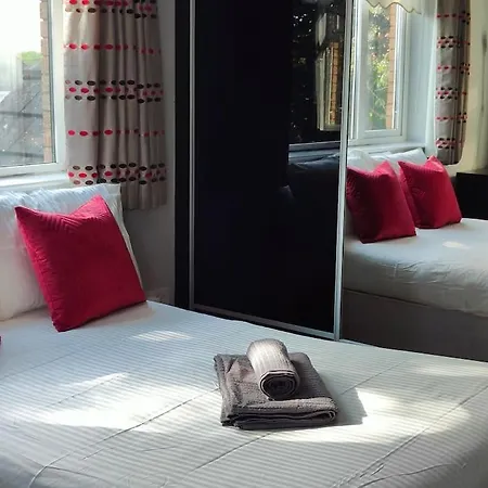Entire 10 Min From Dublin Airport * 도너베이트