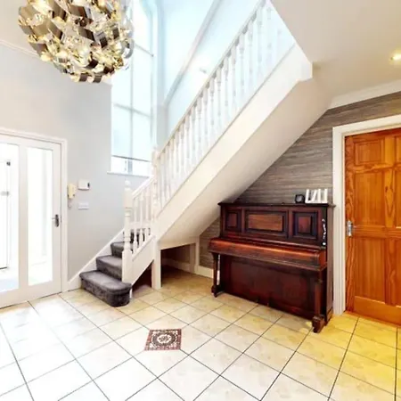 5bd 10 Min To Airport Feriehus *
