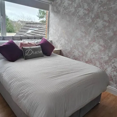 Entire 10 Min From Dublin Airport * 도너베이트