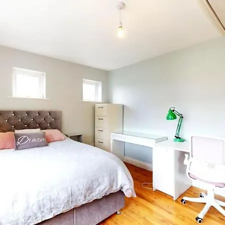 5bd 10 Min To Airport *