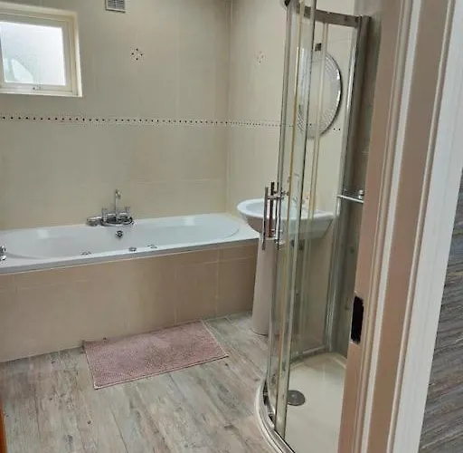 5bd 10 Min To Airport *