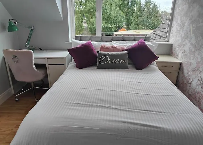 5bd 10 Min To Airport Semesterbostad
